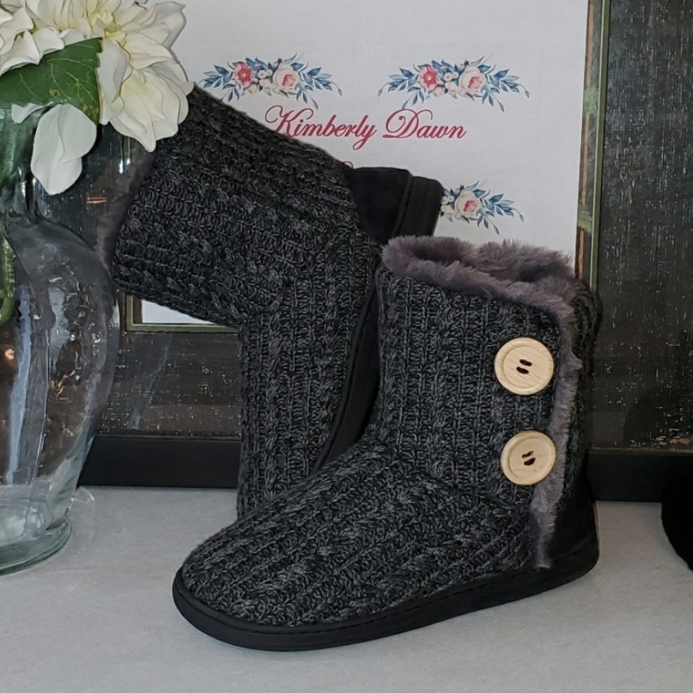 🆕 Faux Fur Short Boots (Size 5/6)